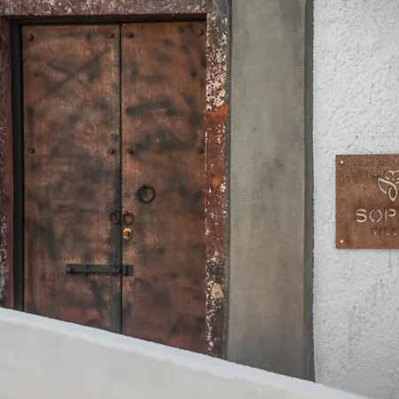 Sophia Privilege Oia